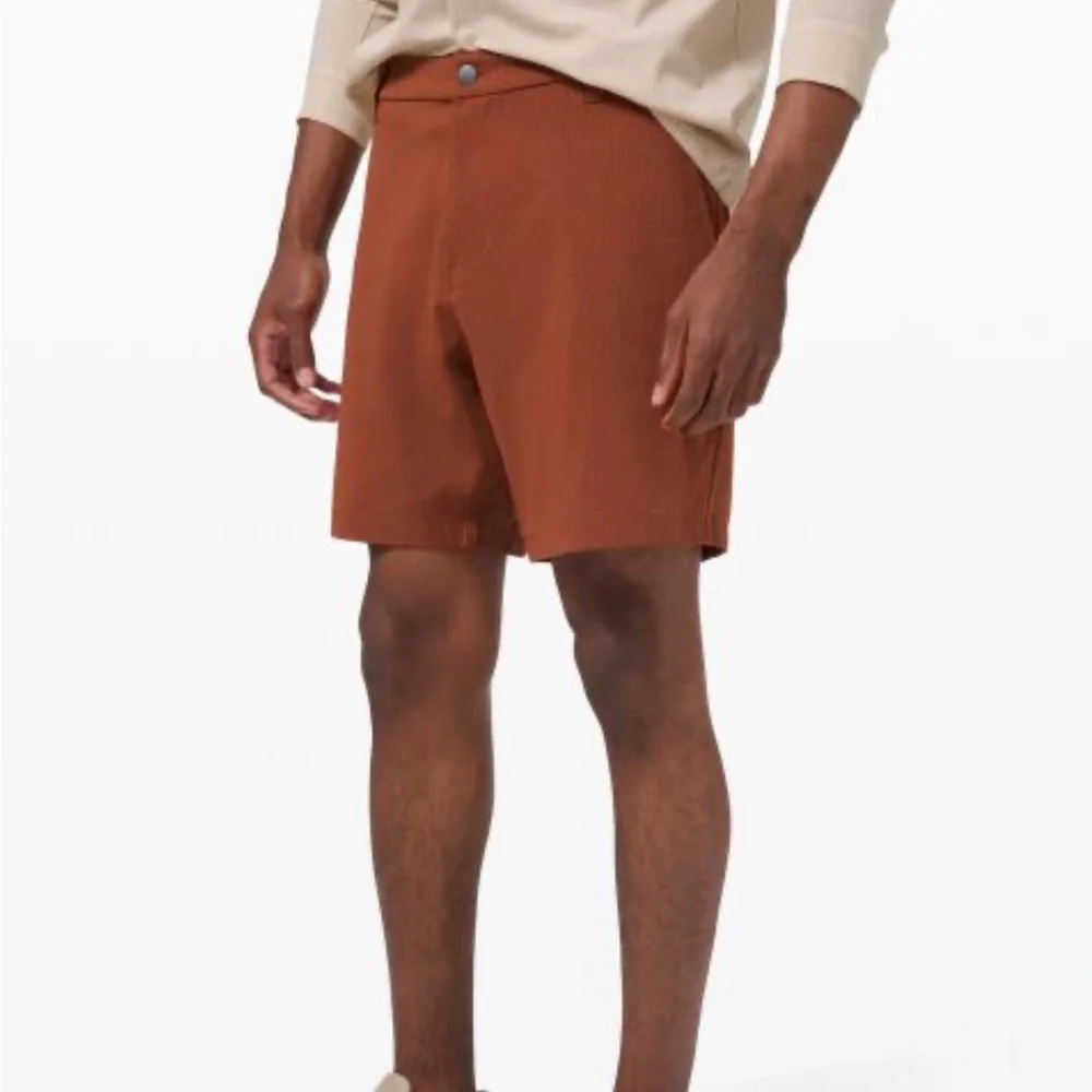 USED Lululemon Men’s “Commission” Short 7” Inseam (31) *VENTLIGHT*